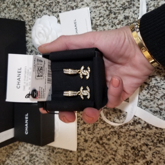 🆕 Chanel Gold Crystal &Pearls with CC charms - Picture 8 of 10